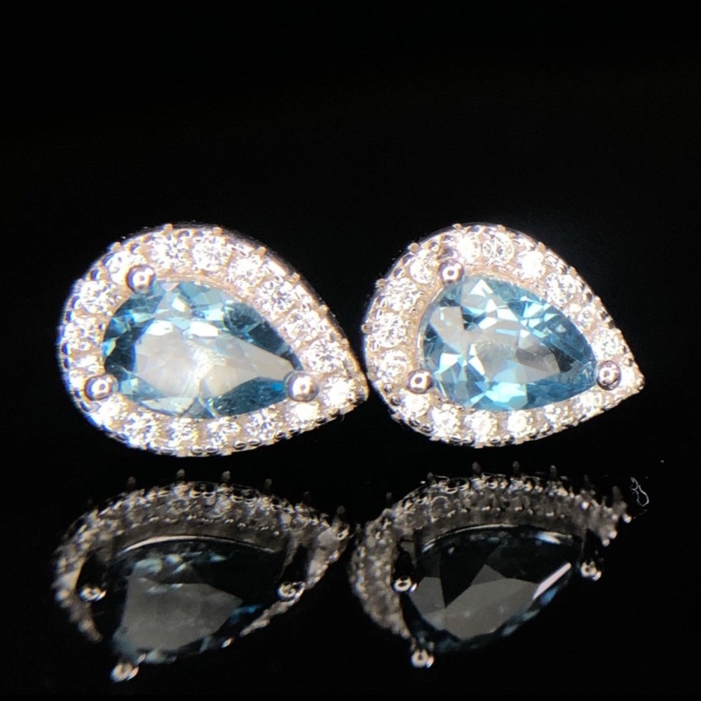 11.34 CTW Swiss Blue Topaz • Rhodium Plated 925 Silver - Picture 6 of 7